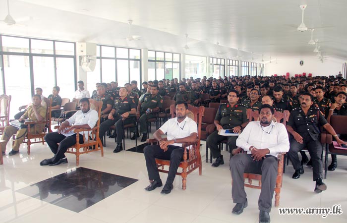 ඩෙංගු මර්ධන වැඩසටහනක් පනාගොඩ යුද්ධ හමුදා ජනපදයේදී