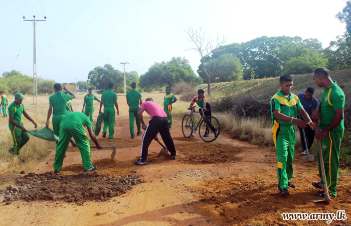 Troops of 65 Division Kick Off Series of CIMIC Programmes