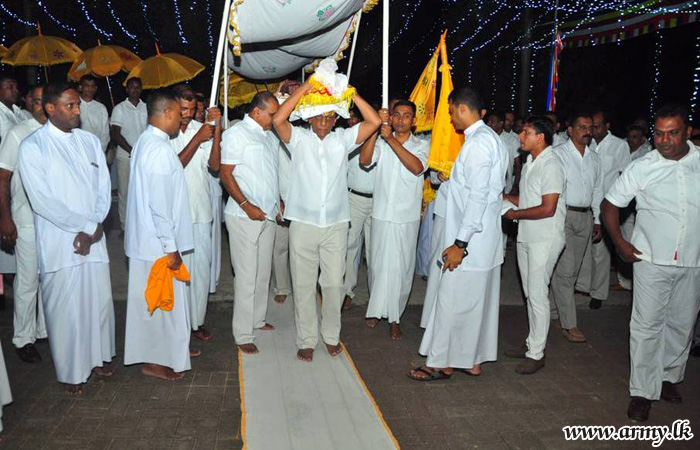 இலங்கை இராணுவ சேவைப் படையணியினரால் உயிர் நீத்த இராணுவ வீரர்களுக்கு செலுத்தப்பட்ட அஞ்சலி