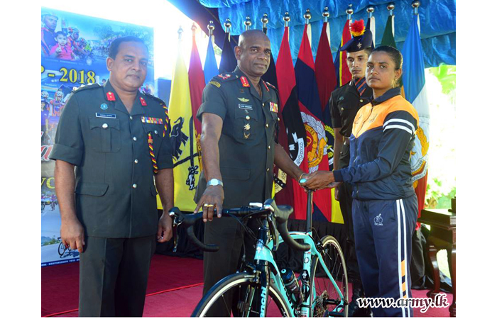 Outstanding Army Cyclists Given Incentives 