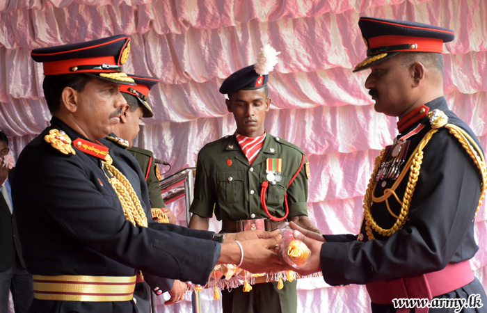 Infantrymen in SLLI Awarded the Rest of Gallantry Medals 
