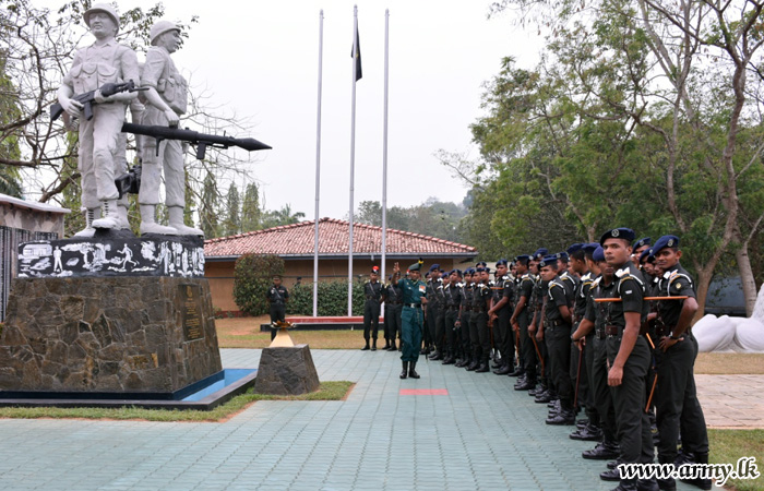 கெடெற் அதிகாரிகள் சிங்க படையணி தலைமையகத்திற்கு கல்விச் சுற்றுலாவை மேற்கொண்டனர்