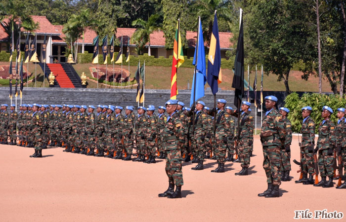 ලෙබනන් රාජ්‍යයේ සාමසාධක රාජකාරි සඳහා පිටත්ව යාමට නියමිත යුද්ධ හමුදා සාමාජිකයින් සුදානමින් සිටියි