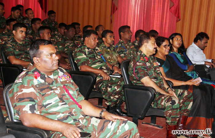 Officers Learn about ‘Transitional Justice’