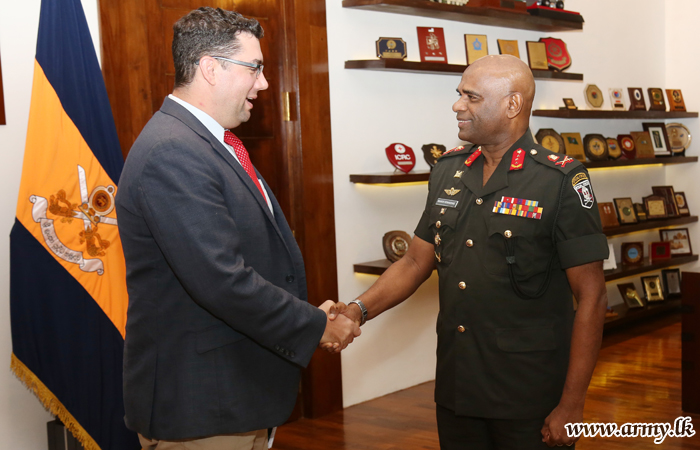 Outgoing US Deputy Defence Attaché Calls on Army Commander	