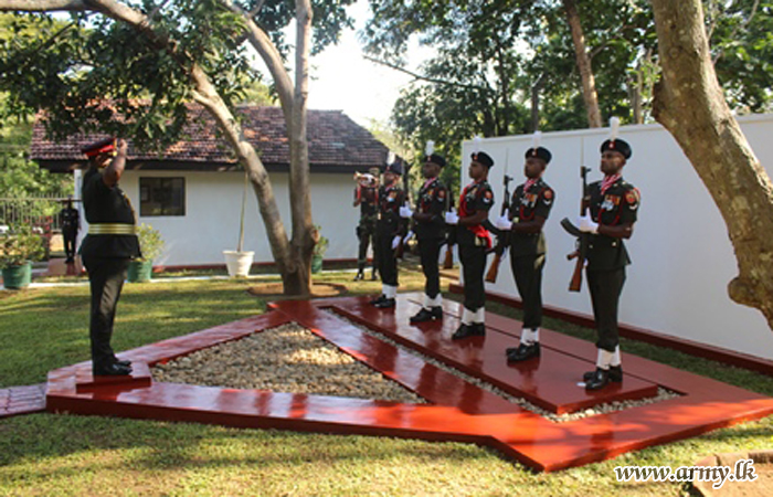 SF-C Commander Makes His First Visit to 11 Division