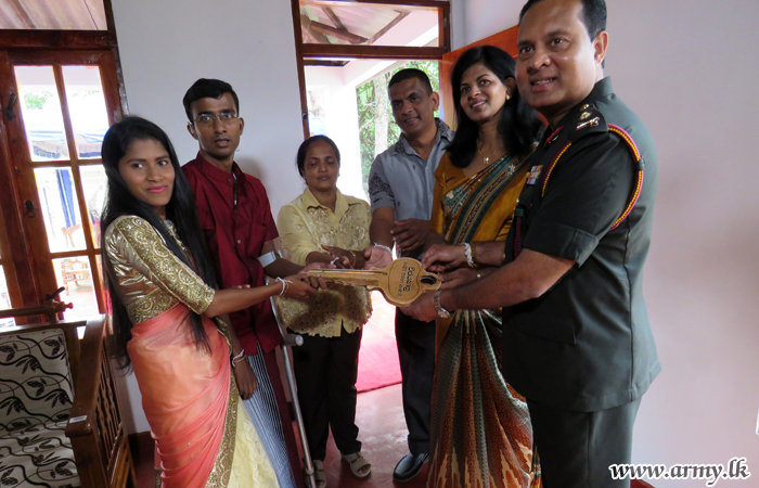 Philanthropist Gifts New House to Dependent War Hero 