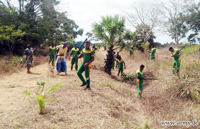 Farmers Reach Troops for Renovation of Water Canal