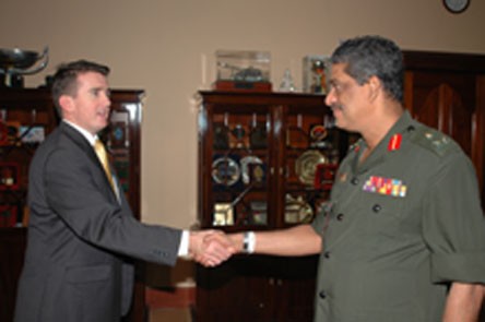 Australian Deputy High Commissioner meets Commander