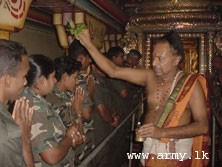 Troops join devotees to mark Thai Pongal Day